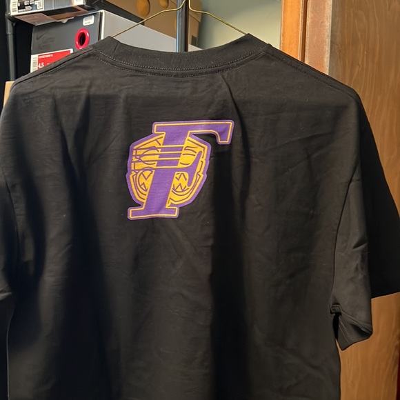 Farmers Market Lakers Tee - Picture 2 of 4